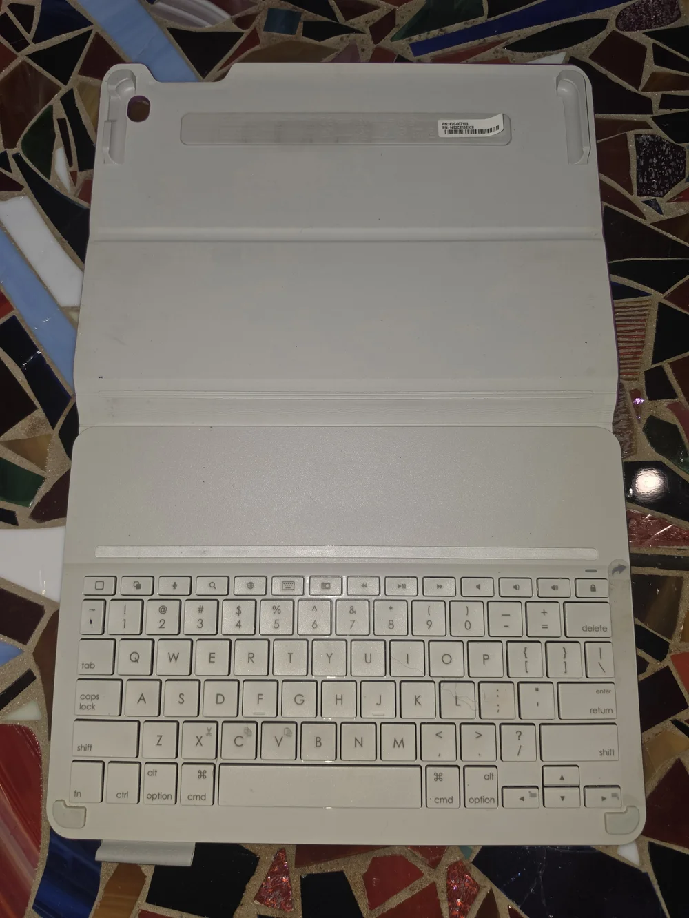 Logitech Type+ Protective Keyboard Folio Case (Model Y-R0048) Apple iPad Air2